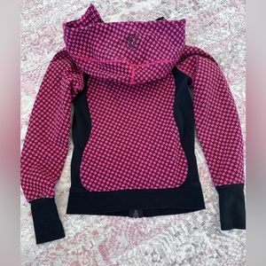 Lululemon sweatshirt